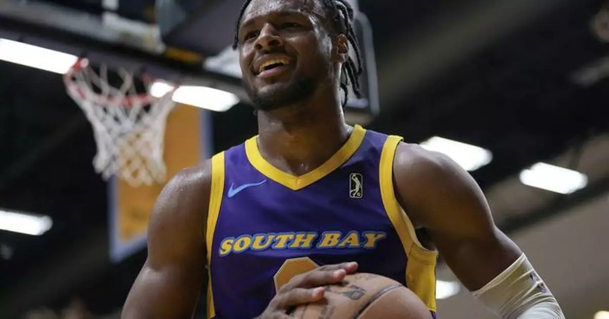 Bronny James scores 6 points in first G-League game as LeBron, Lakers teammates watch courtside