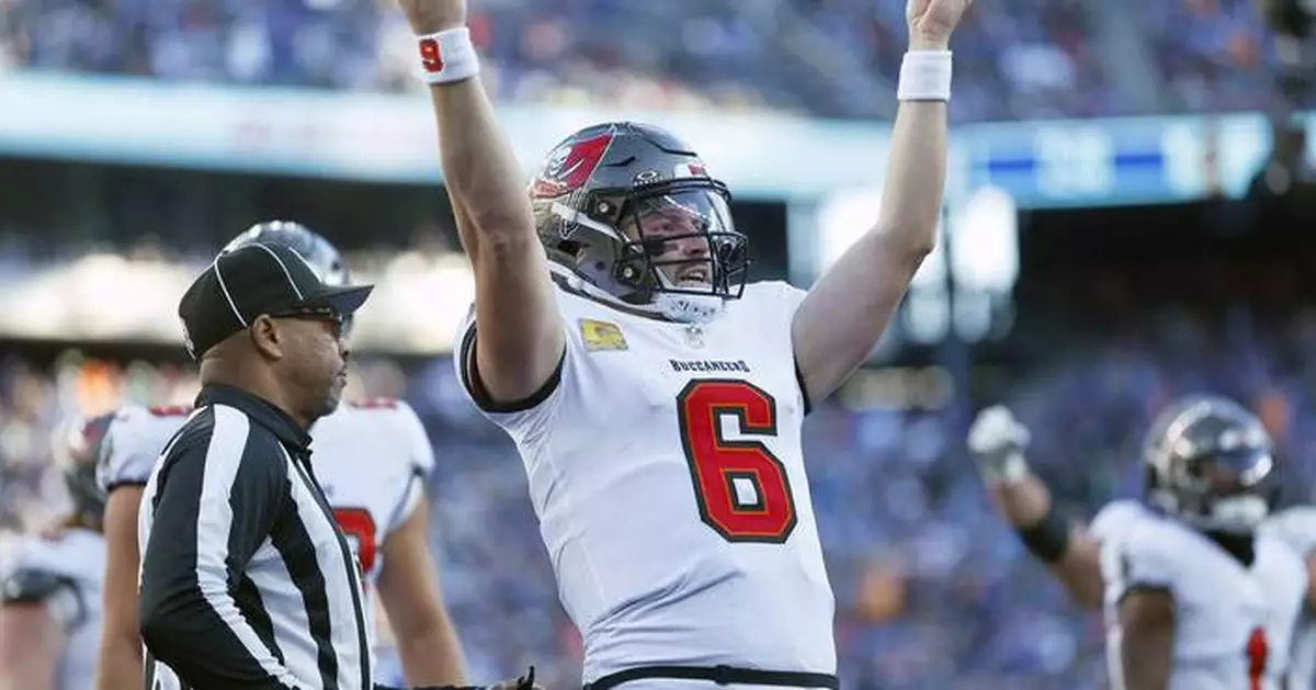 Baker Mayfield mocks Tommy DeVito's celebration as the Bucs embarrass the Giants 30-7