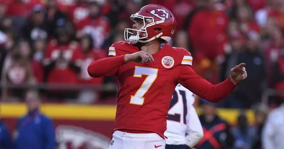 Chiefs K Harrison Butker has meniscus surgery in left, non-kicking knee, could be back this season