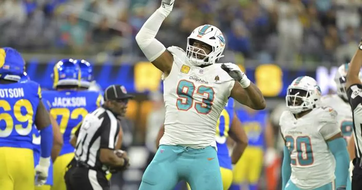 Mike McDaniel stepped in to keep Dolphins from trading veteran DT Calais Campbell to Ravens