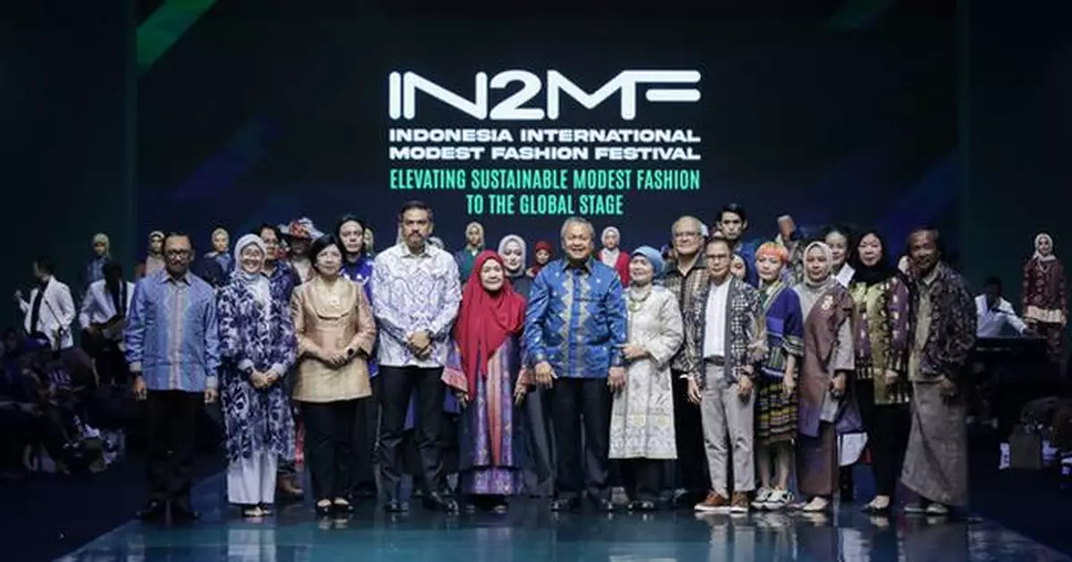 IN2MF 2024 sets world record with 1,550 designers' fashion attires of 208 Indonesian brands and 10 international designers.