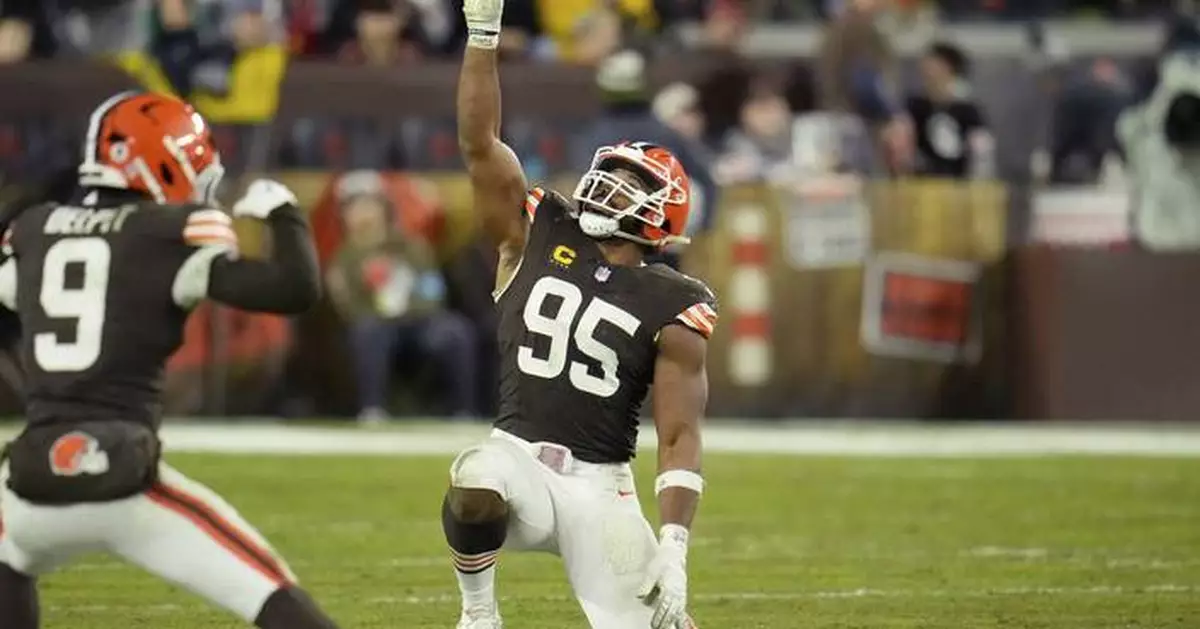 Browns' Myles Garrett makes history with 2 sacks, but another loss leaves him frustrated