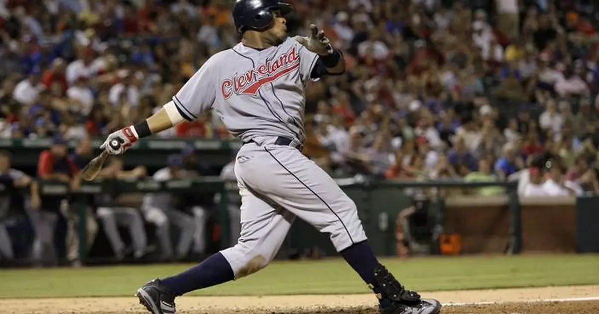 Carlos Santana returns to Cleveland on 1-year deal, first baseman's third stint with Guardians