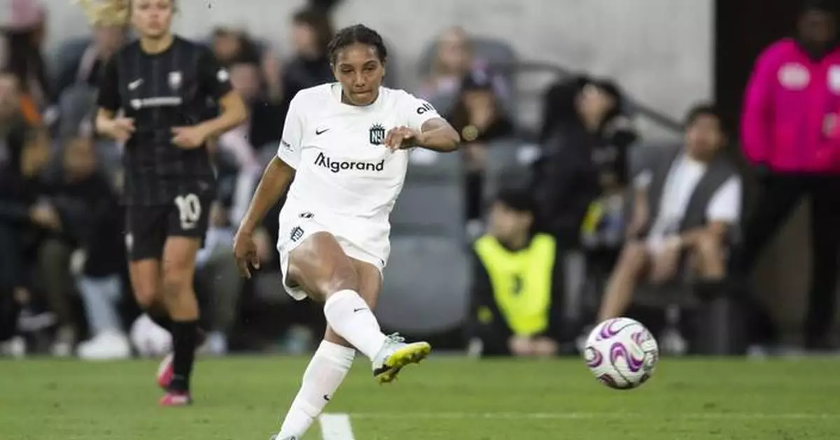 US forward Lynn Williams traded to the NWSL's Reign by Gotham