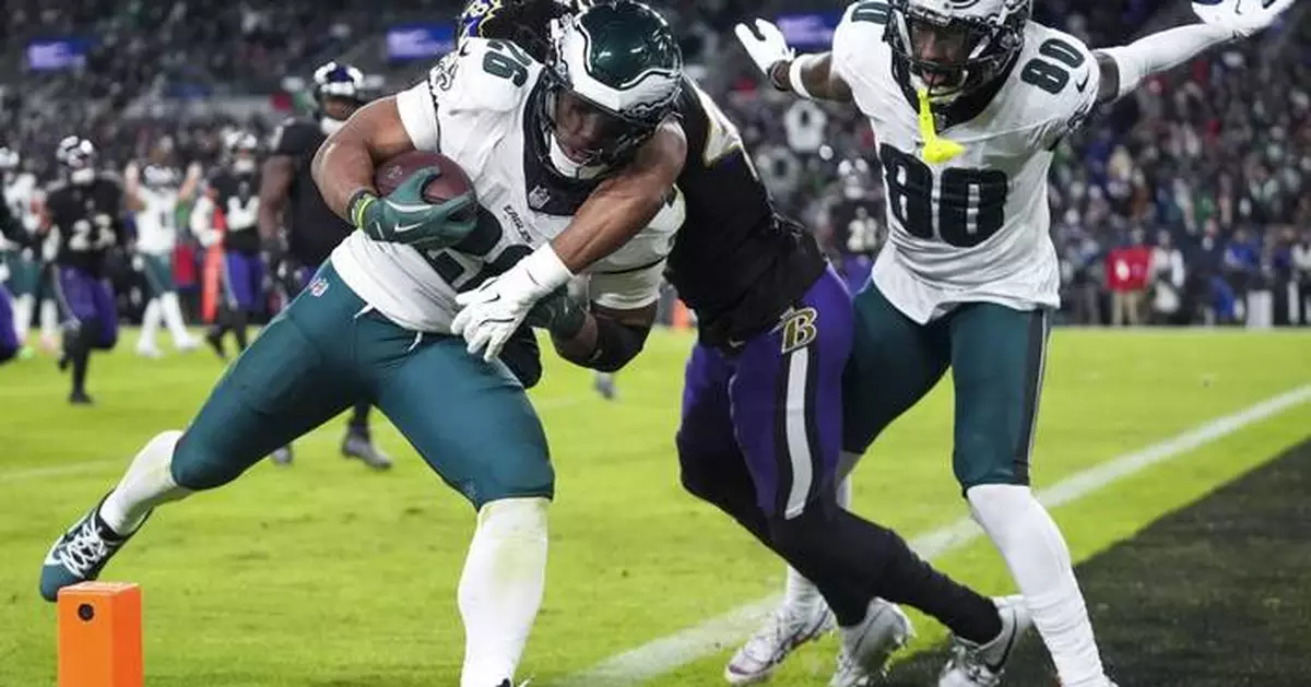 Philadelphia defense, Tucker's misses help the Eagles to a 24-19 win in their showdown with Ravens