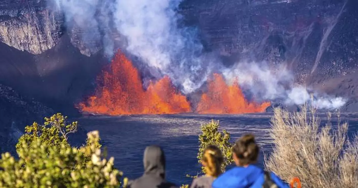 Stunning photos show lava erupting from Hawaii's Kilauea volcano