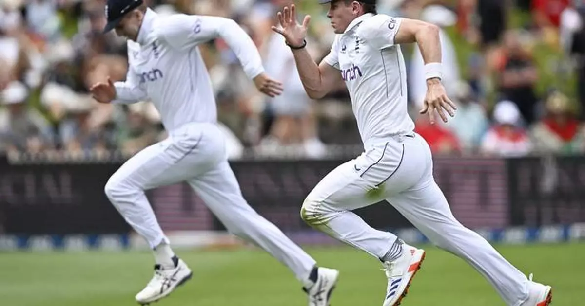 New Zealand blows good start, finishes at 315-9 on Day 1 of 3rd test against England