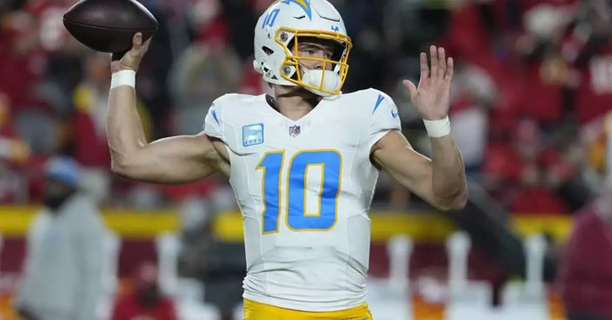 Chargers offensive frustrations continue in 19-17 loss