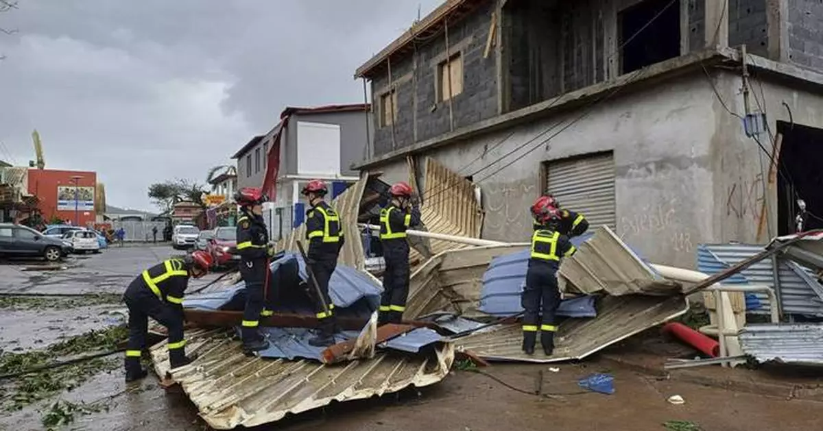 France rushes help to Mayotte, where hundreds or even thousands died in Cyclone Chido