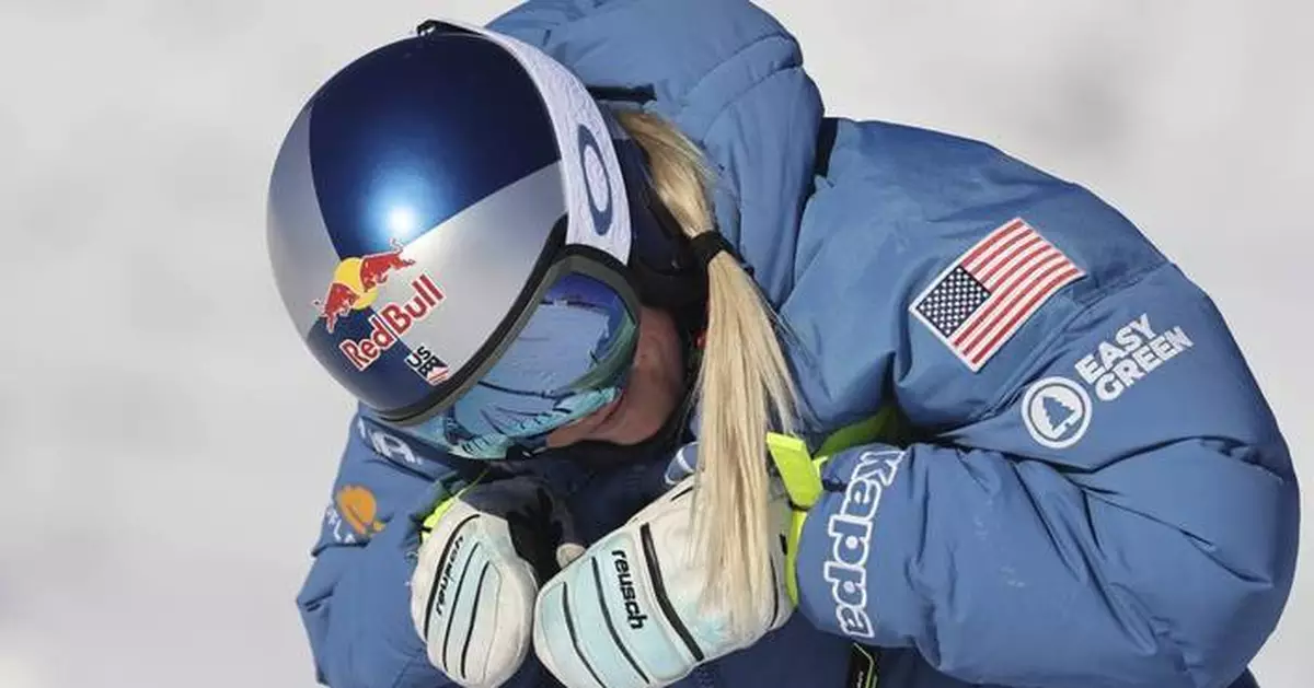 Lindsey Vonn takes a low-risk approach and places 14th in her return to World Cup skiing at age 40