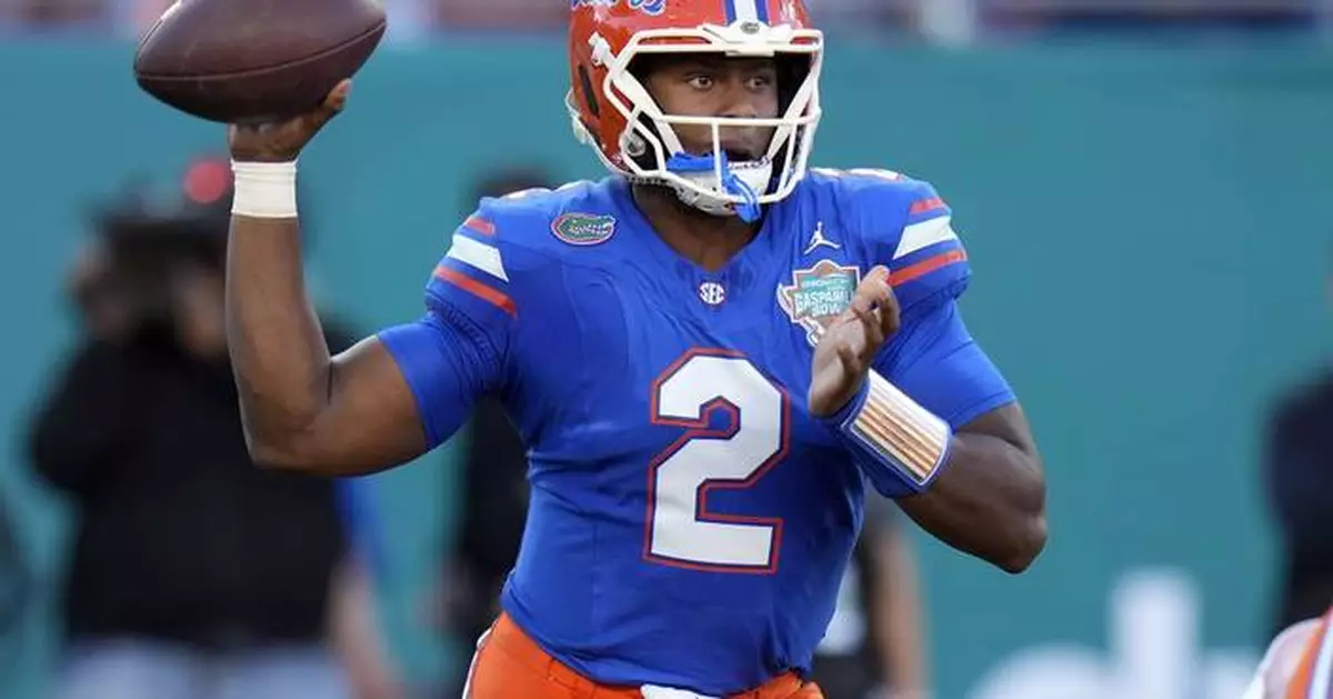 Lagway throws for 305 yards to help Florida trounce Tulane 33-8 in the Gasparilla Bowl