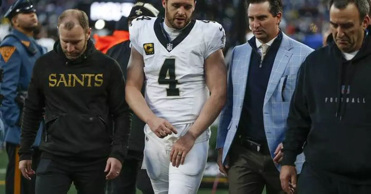 Saints QB Derek Carr leaves game late in 4th quarter with injury