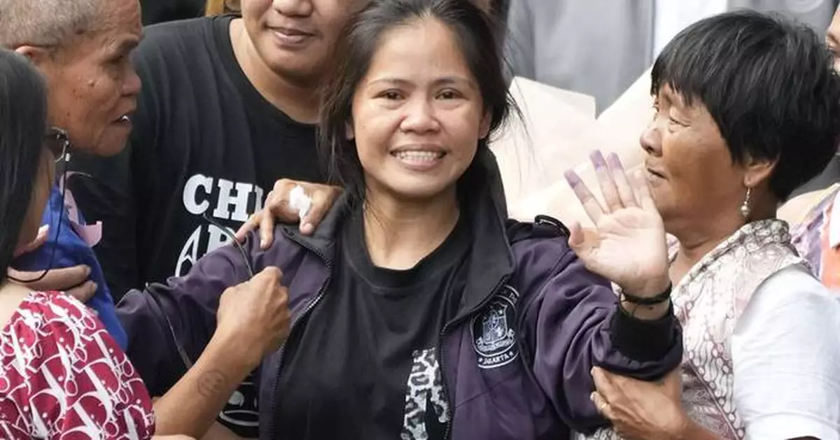 Filipina who won a last-minute reprieve from an Indonesian firing squad seeks clemency