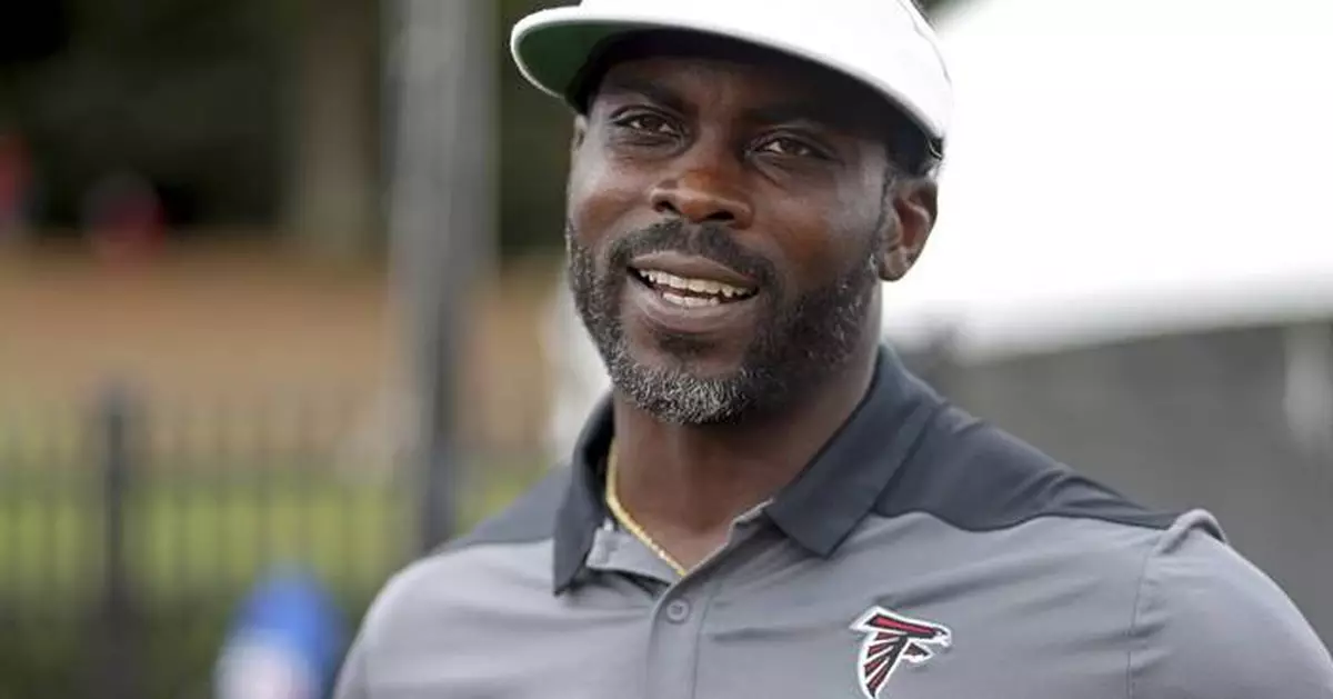 Michael Vick talks to Sacramento State and Norfolk State about head coaching jobs