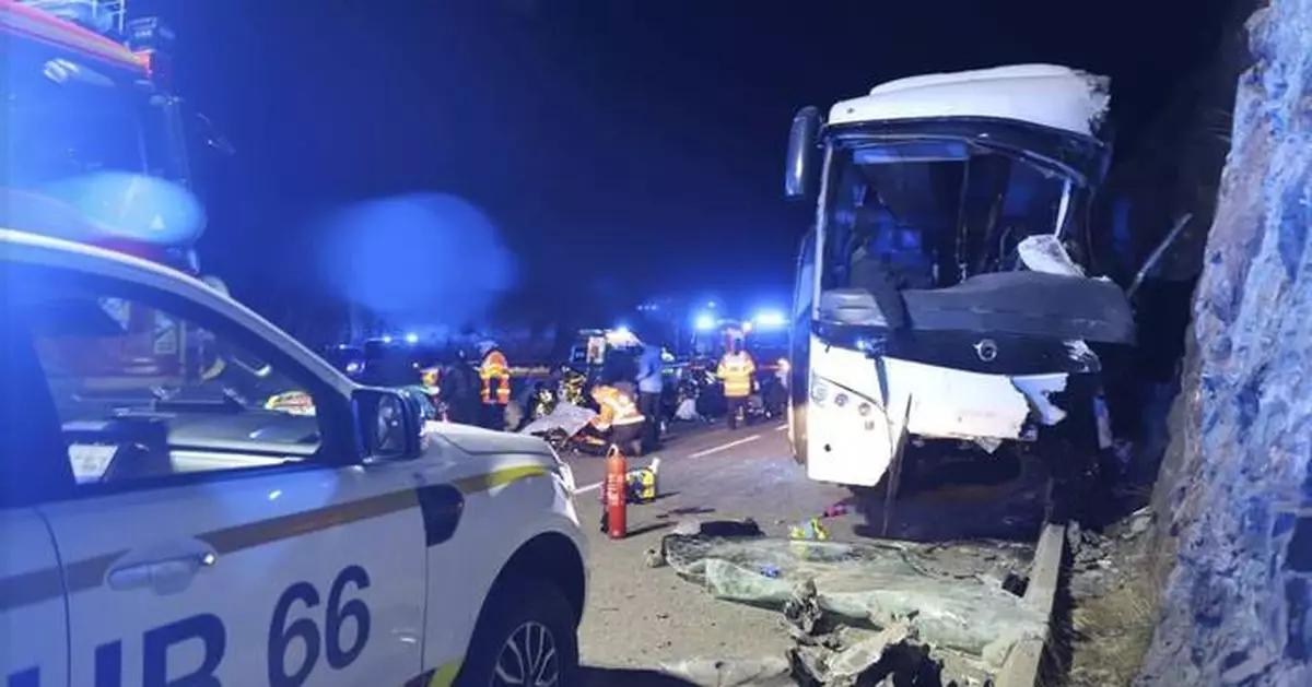 A bus crashed near a ski resort in southern France killing 2 people and injuring at least 33