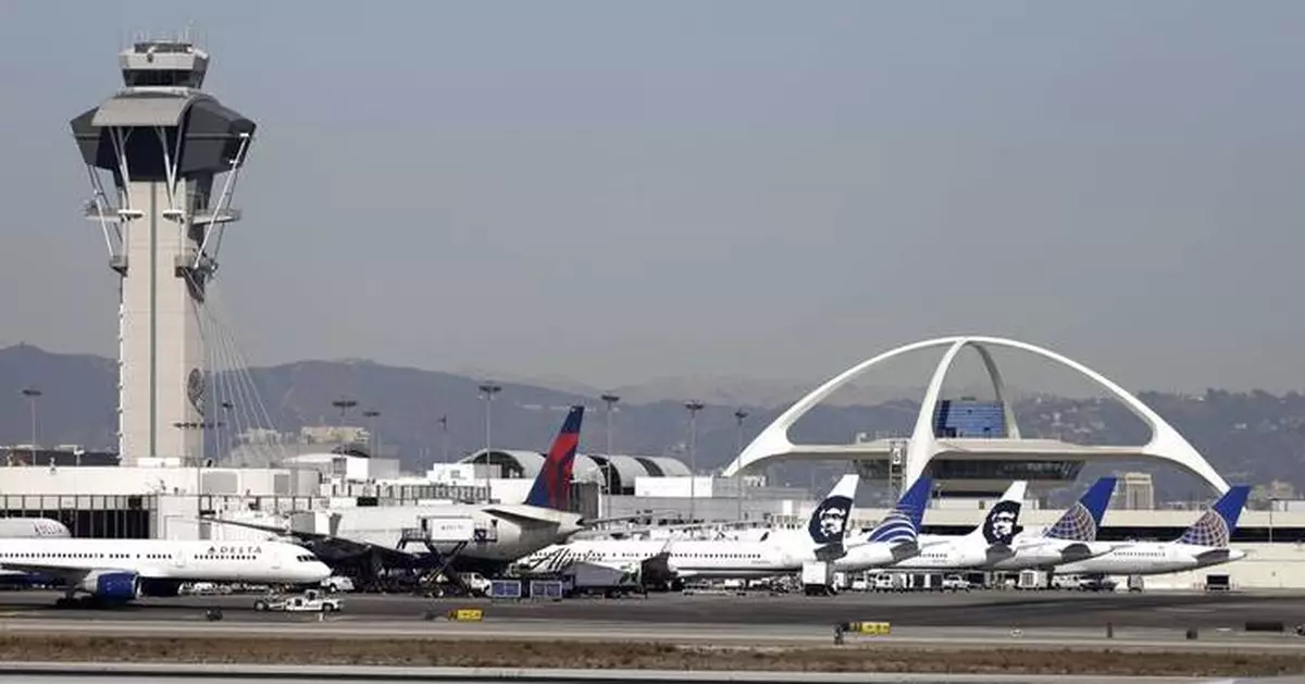 A jet carrying the Gonzaga men's basketball team ordered to stop to avoid collision at LAX