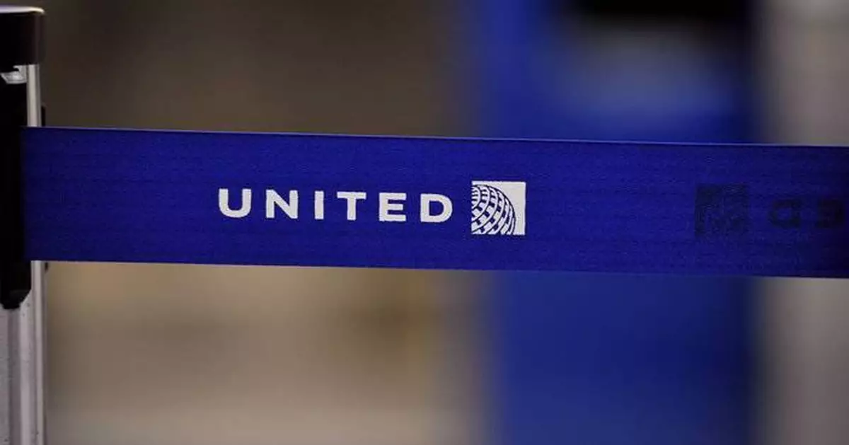 Dead body found in wheel well of United plane from Chicago to Maui