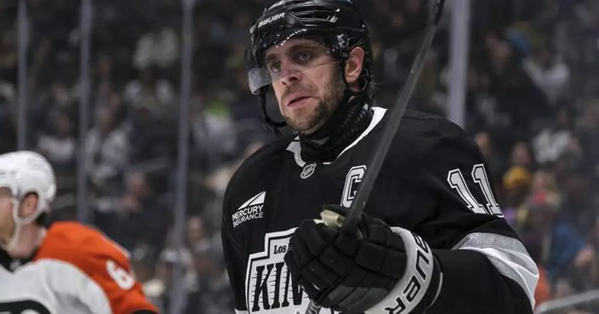 Kopitar scores twice in third, Kings fight back for 5-4 win over Flyers