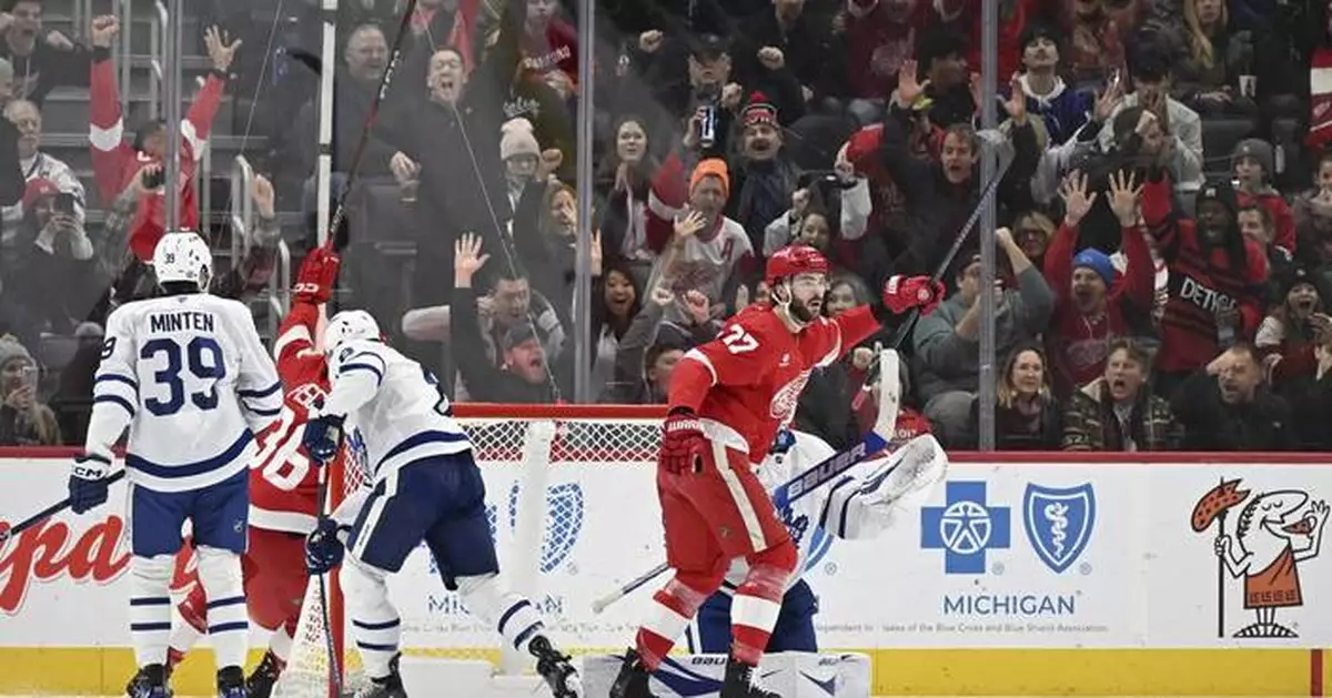 Jeff Petry scores 1st 2 goals of season, Red Wings beat Maple Leafs 4-2