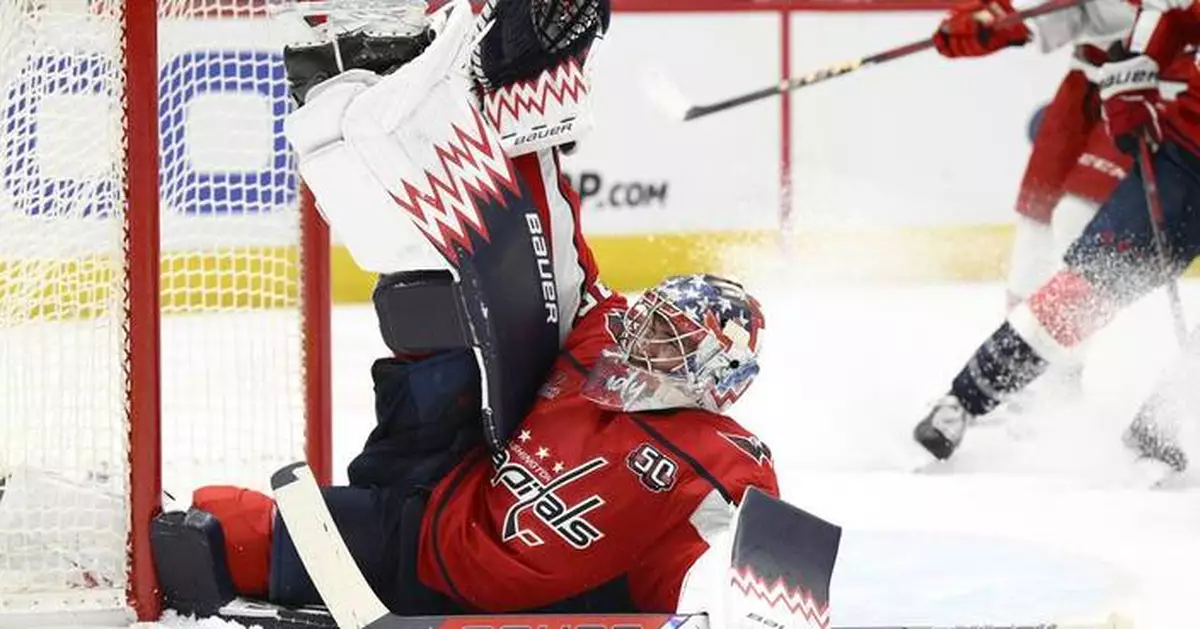 Charlie Lindgren shines with a windmill save as the Capitals beat the Hurricanes 3-1