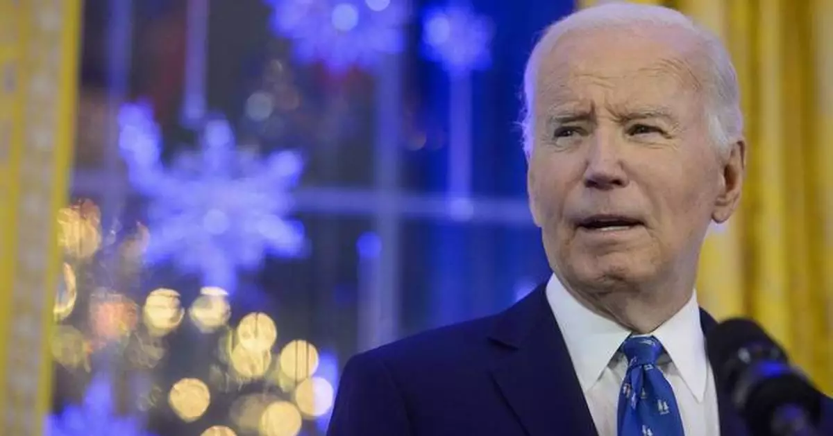 Biden calls for ban on congressional stock trading