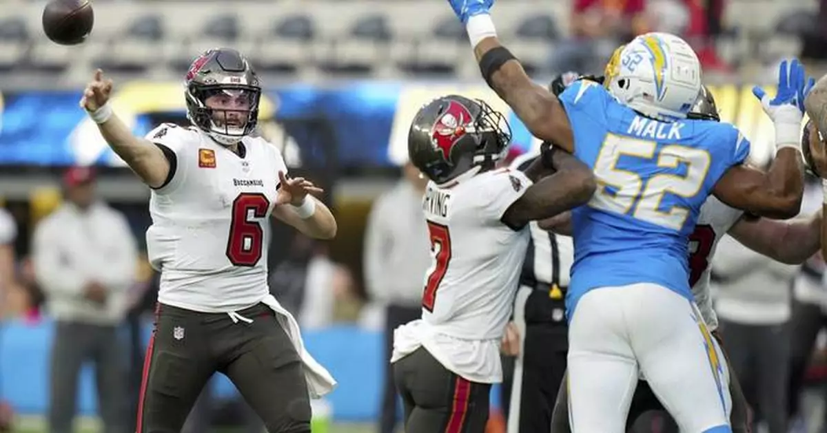 Mayfield throws for 4 TD passes as Buccaneers dominate the second half to rout Chargers 40-17