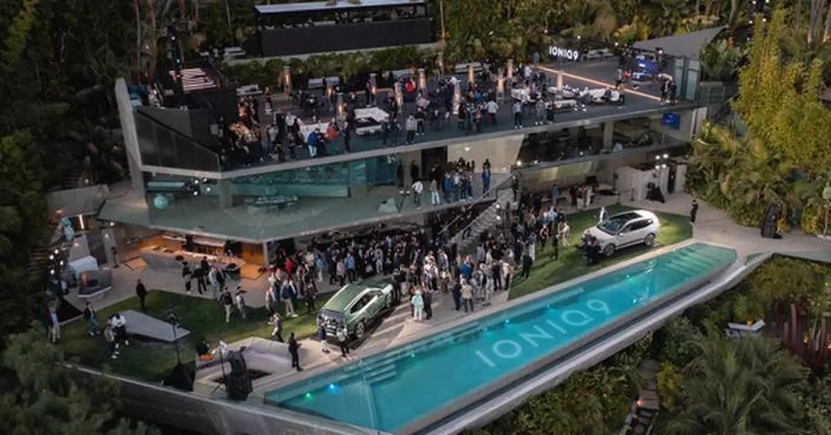 Hyundai Motor Shifts Perceptions by Unveiling All-Electric IONIQ 9 SUV at Iconic Goldstein House in LA