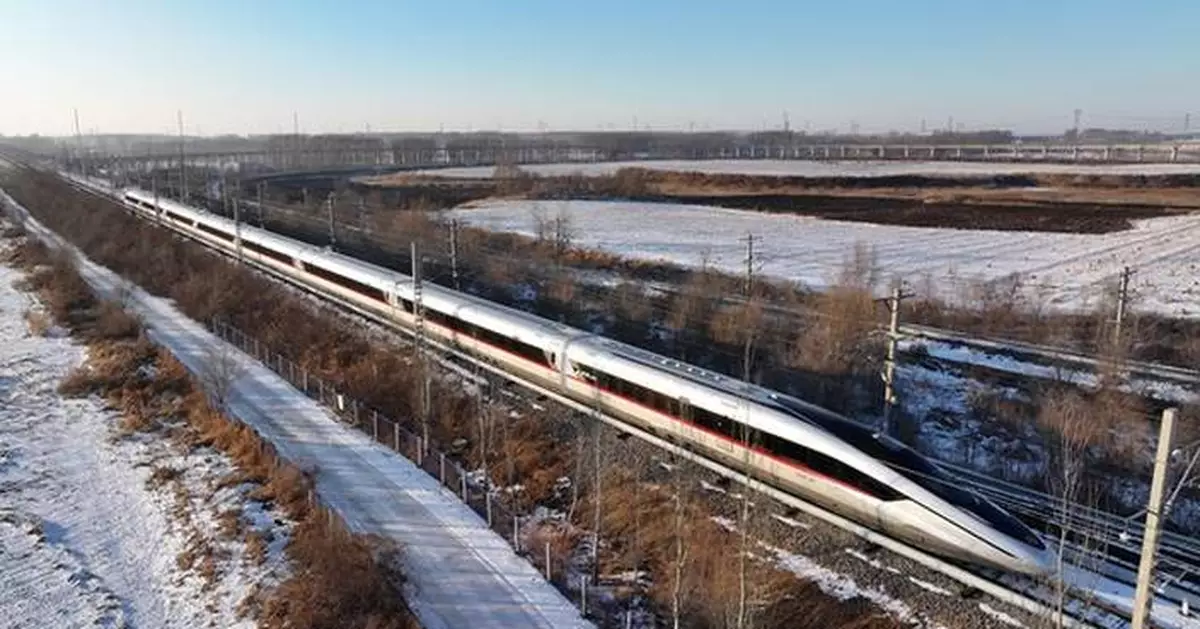 Unveiling the Future of High-Speed Rail: CR450 EMU Prototype Debuts at 400 km/h