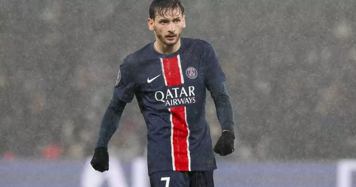 Kvaratskhelia sets up a goal on PSG debut but Ligue 1 leader draws with Reims