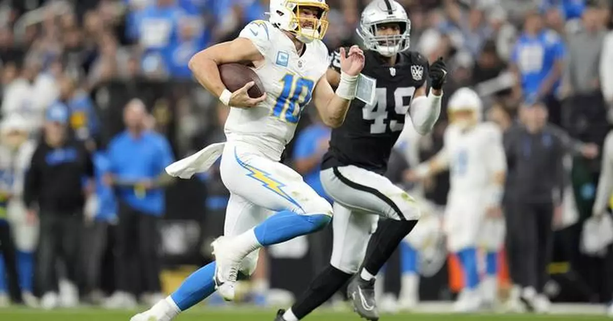 Justin Herbert and Chargers secure AFC's No. 5 seed with 34-20 win over Raiders