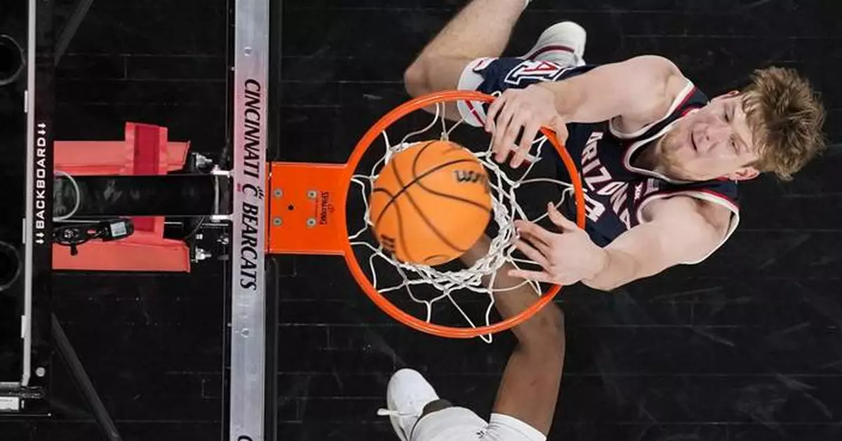 Arizona holds off 19-point comeback, beats No. 16 Cincinnati 72-67