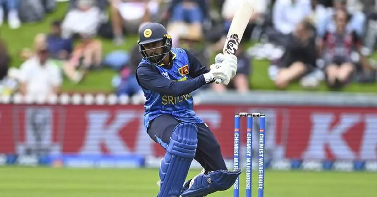 New Zealand beats Sri Lanka by 9 wickets in 1st ODI to lead the series 1-0