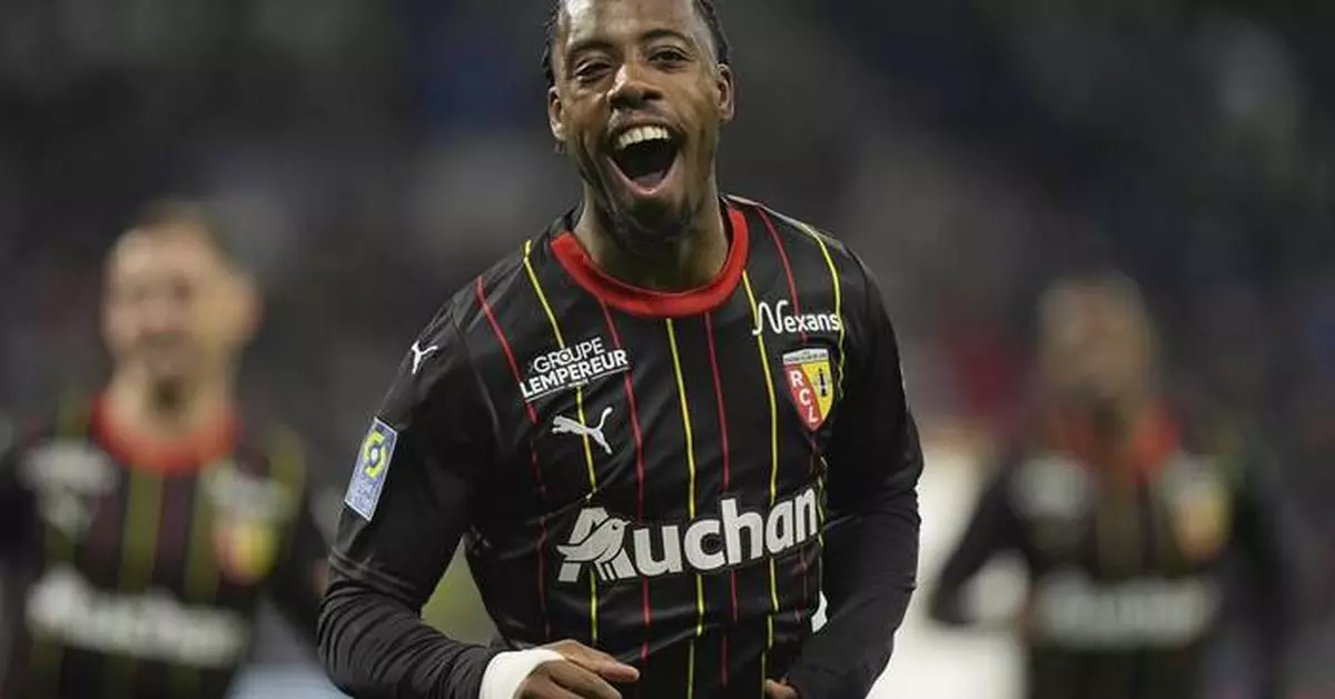 Frankfurt signs French striker Elye Wahi until 2030