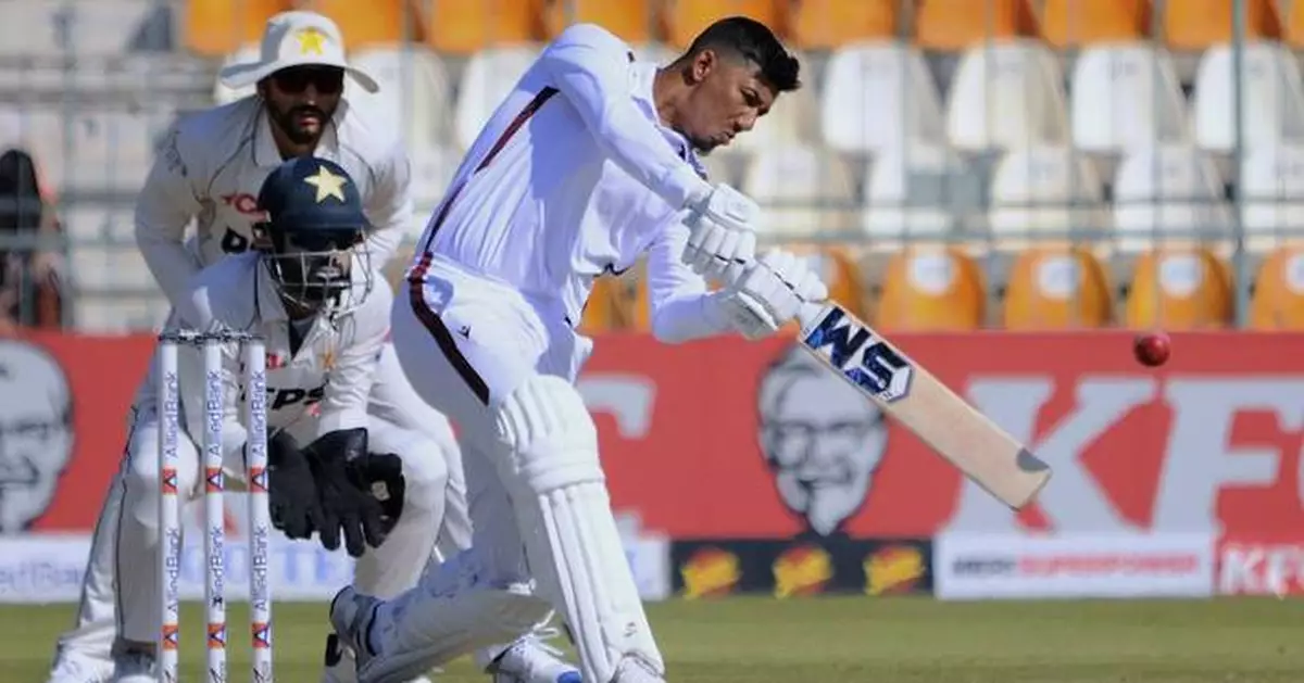 Twenty wickets fall on opening day of 2nd test as West Indies takes 9-run lead against Pakistan
