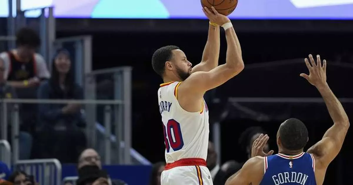 Stephen Curry scores 30 points, makes all 8 3-point attempts in Warriors' 139-105 win over 76ers