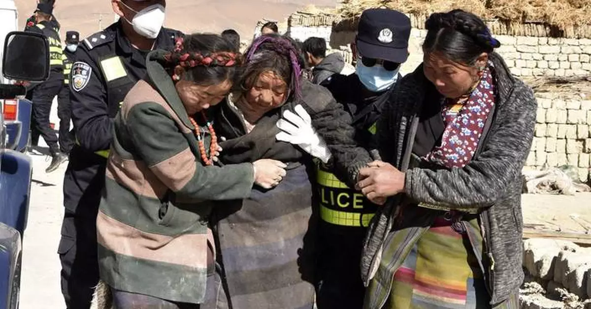 Tents arrive for survivors of a quake that killed 126 in freezing, high-altitude Tibet