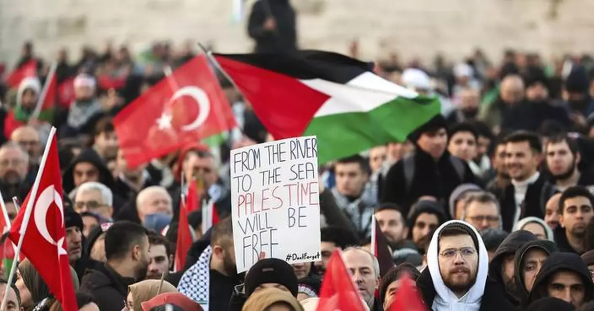 Tens of thousands of people in Istanbul protest Gaza war