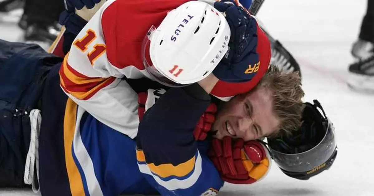 Brayden Schenn scores twice in the Blues' 4-1 victory over the Flames