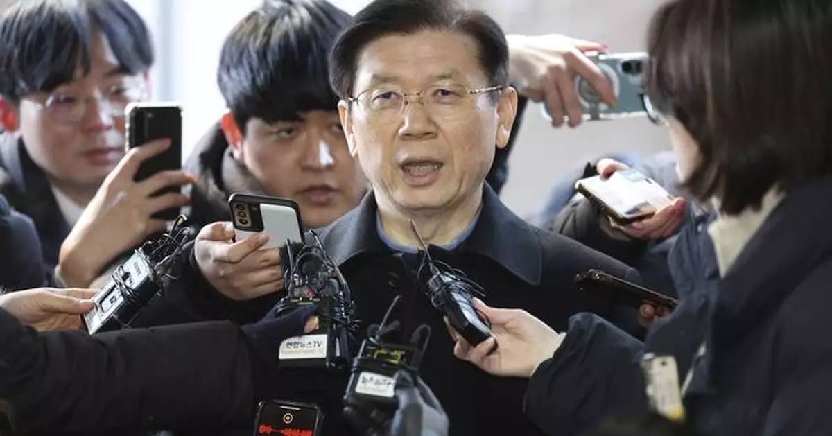 South Korea’s acting leader accepts resignation of presidential security chief