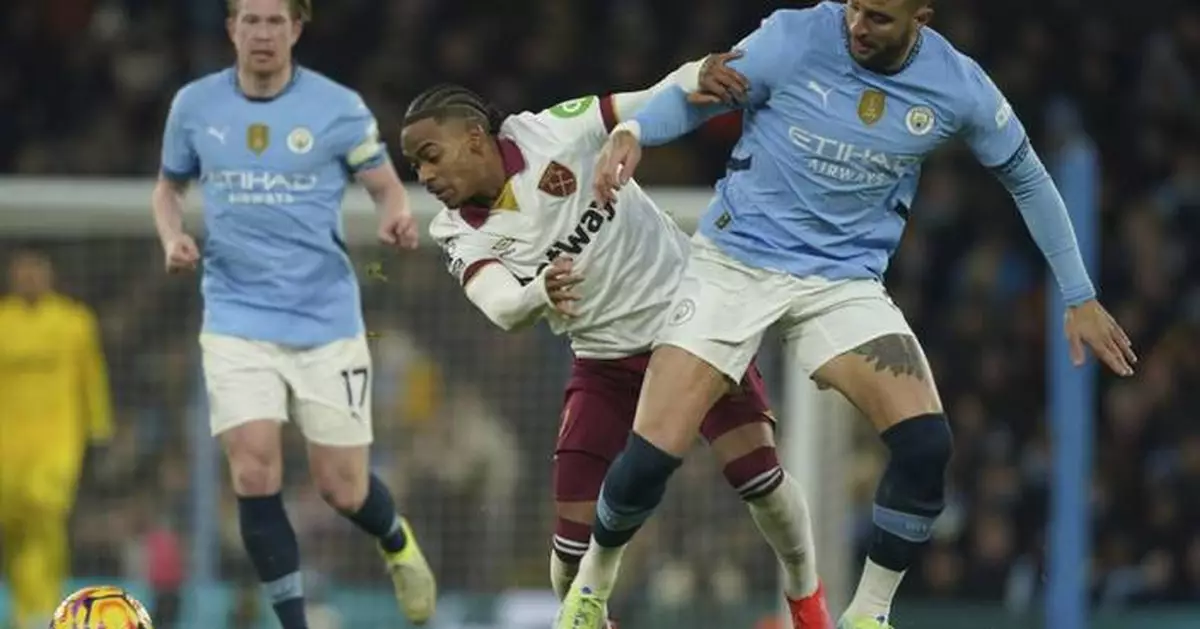 Pep Guardiola says Kyle Walker wants to explore a move abroad