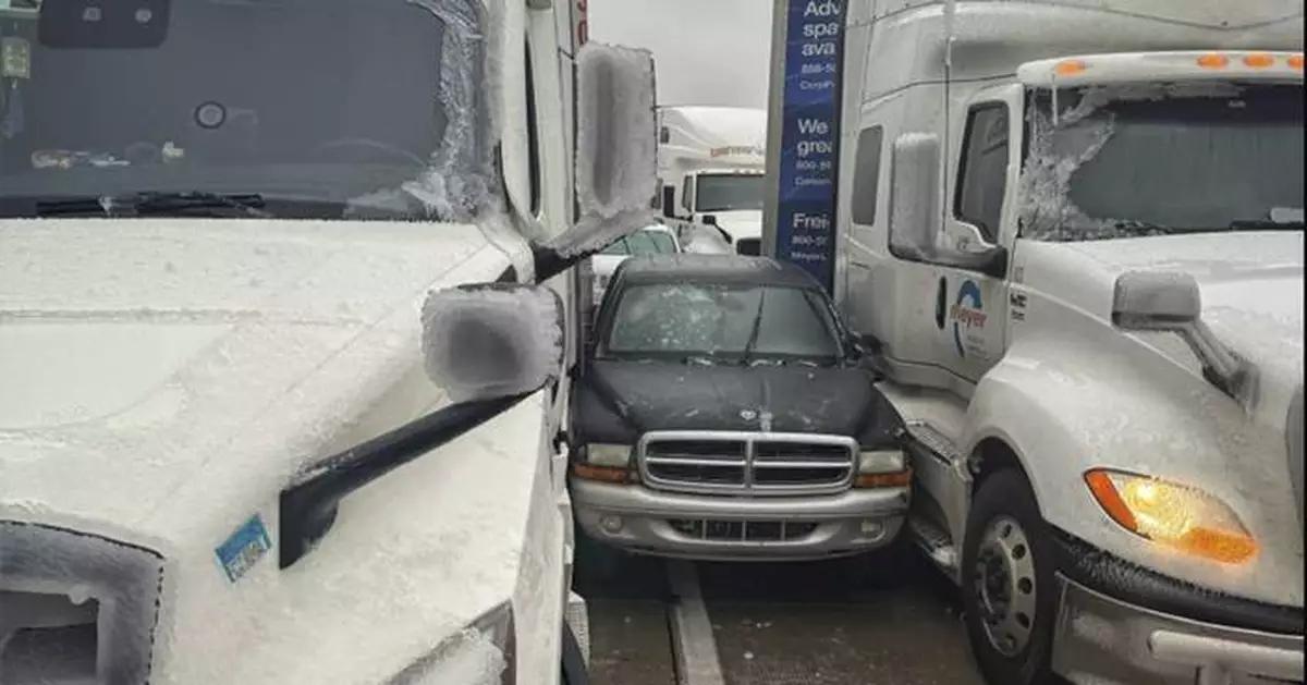 Chiefs finally depart KC for Denver amid ice storm after 4 hours spent waiting on the tarmac