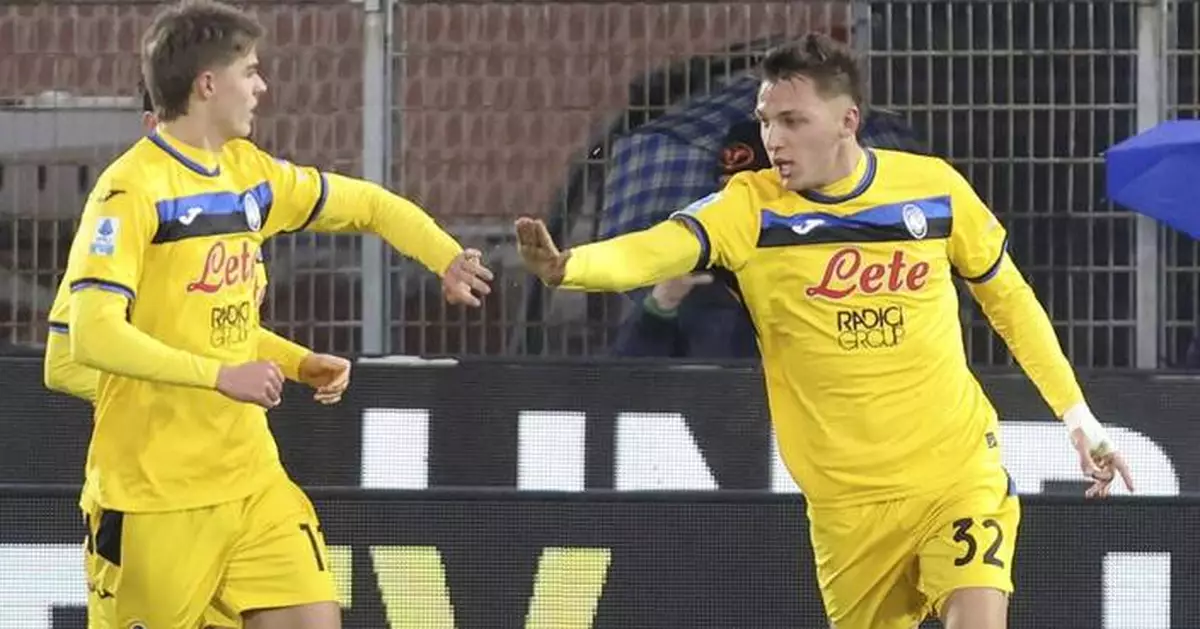 Kolo Muani scores on debut for Juventus but Lukaku inspires Napoli to comeback win