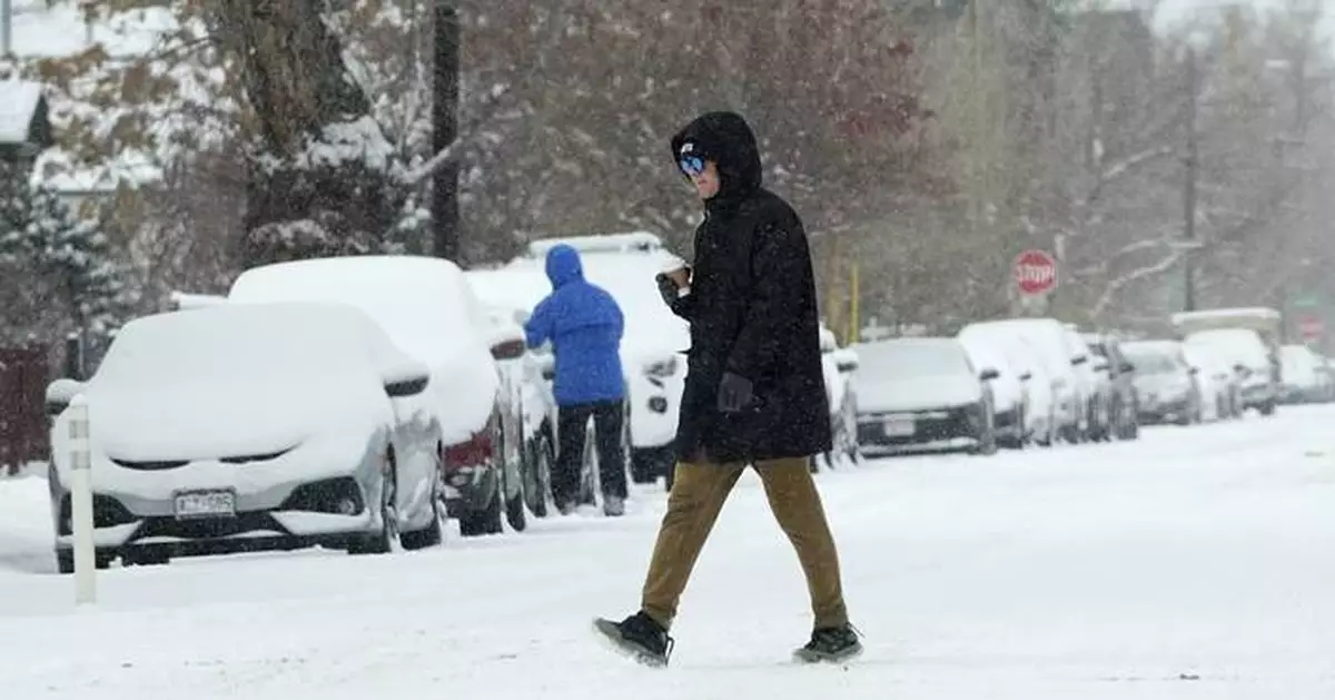 Heavy snow and frigid Arctic blast put 70 million across the US under winter storm warnings