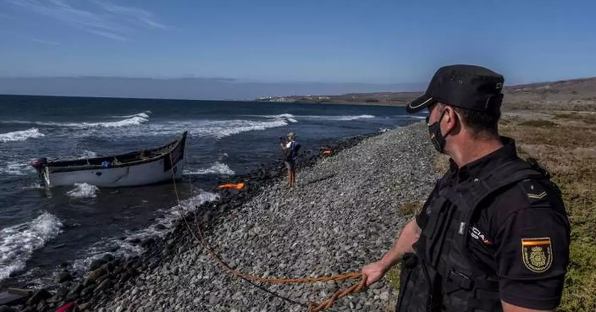 Spain says over 550 migrants reached its Canary Islands in 2 days