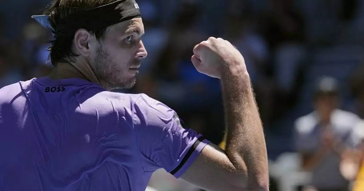 Monfils outduels fellow Frenchman in an Australian Open 1st-round match for the ages