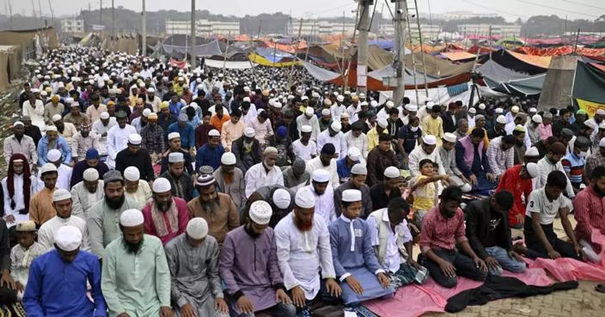 Tens of thousands of Muslims attend annual Biswa Ijtema event in Bangladesh