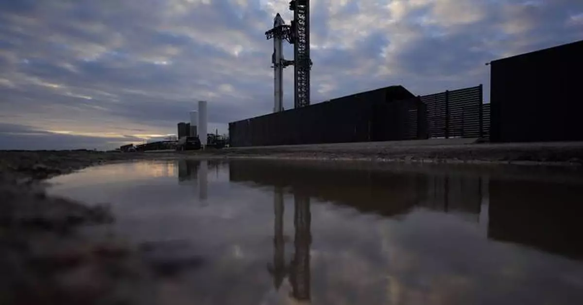 SpaceX launches colossal Starship rocket and catches it for 2nd time ...