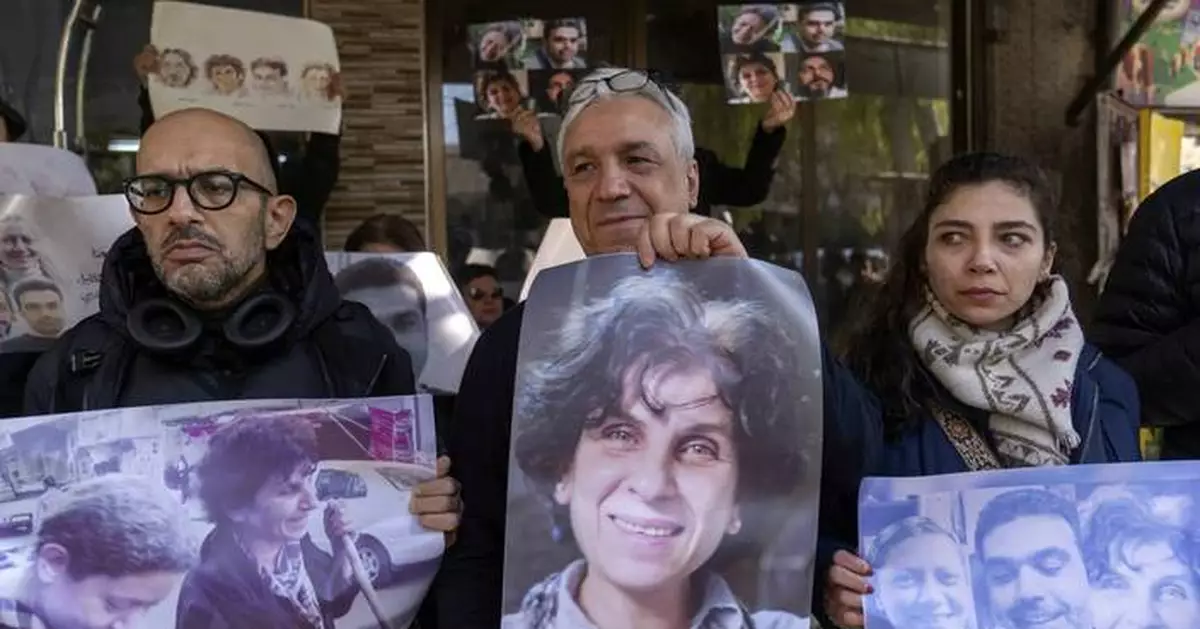 Protesters in Syria demand justice for disappeared activists and accountability from all factions