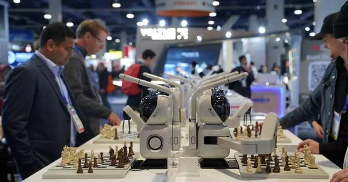 AI-Powered Chess Fun: SenseRobot makes a Stunning Debut at CES 2025