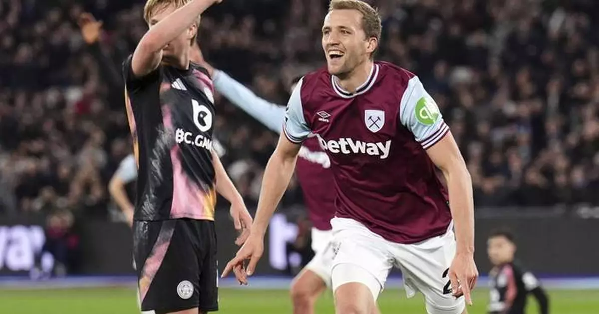 Leicester's slide continues in 2-0 loss to West Ham in Premier League
